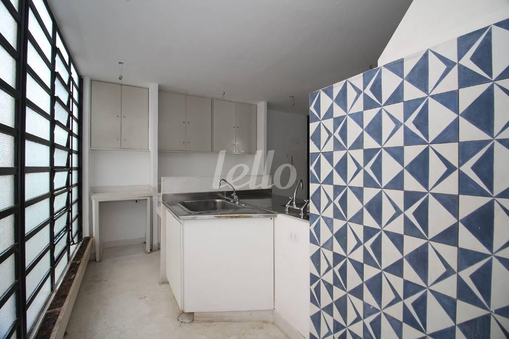 COZINHA de Apartamento para alugar, Padrão com 142 m², 3 quartos e 1 vaga em Cerqueira César - São Paulo