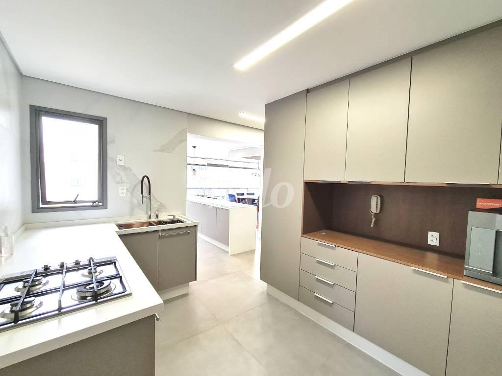 COZINHA de Apartamento à venda, Padrão com 192 m², 3 quartos e 4 vagas em Campo Belo - São Paulo