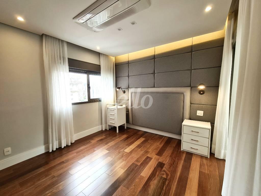SUÍTE de Apartamento à venda, Padrão com 192 m², 3 quartos e 4 vagas em Campo Belo - São Paulo