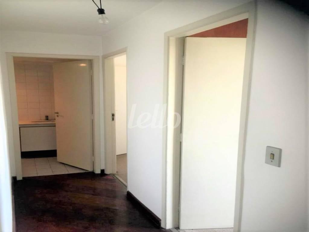 CORREDOR de Apartamento à venda, Padrão com 70 m², 3 quartos e 1 vaga em Parque Imperial - São Paulo