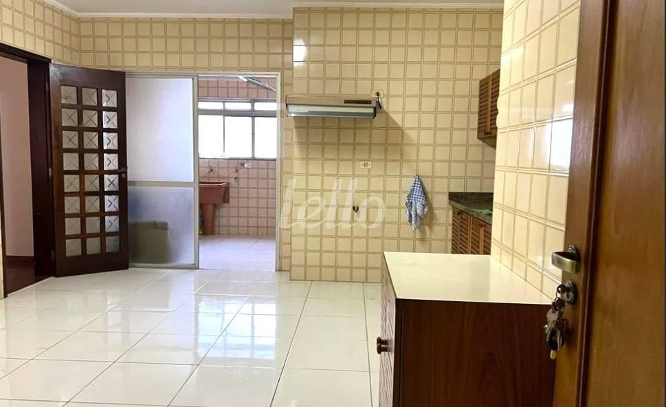 COZINHA de Apartamento à venda, Padrão com 140 m², 3 quartos e 2 vagas em Vila Monte Alegre - São Paulo