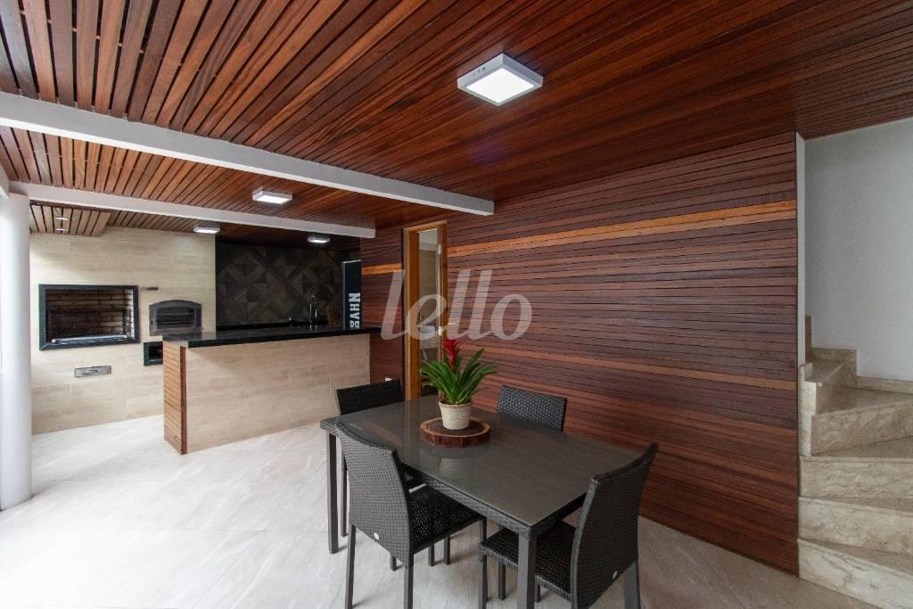 ÁREA GOURMET de Casa à venda, sobrado com 300 m², 5 quartos e 3 vagas em Jardim Virginia Bianca - São Paulo