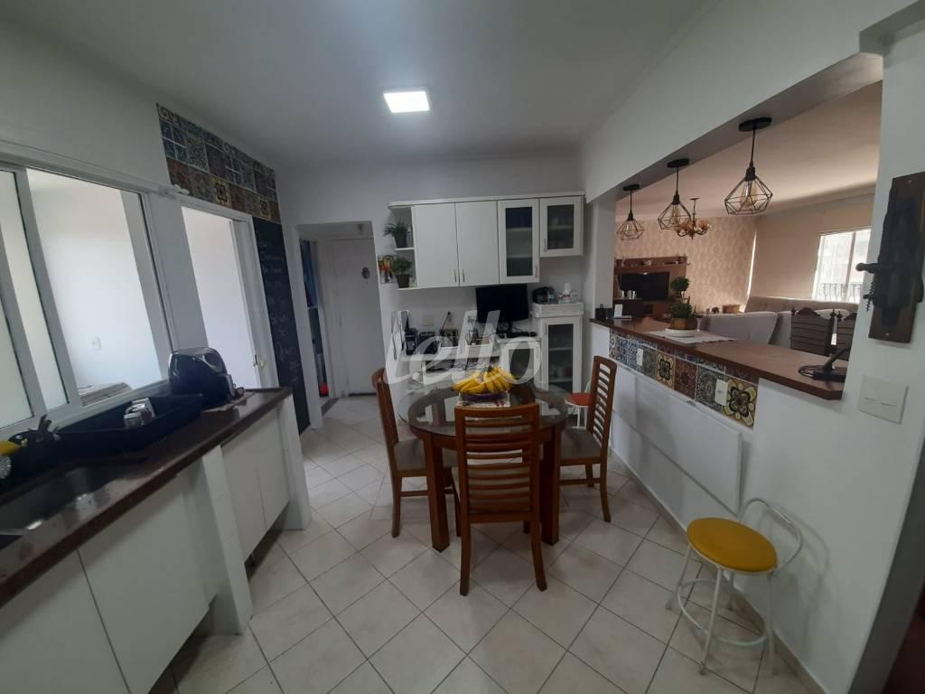 COZINHA COM MÓVEIS PLANEJADOS de Apartamento à venda, Padrão com 137 m², 3 quartos e 2 vagas em Jardim - Santo André