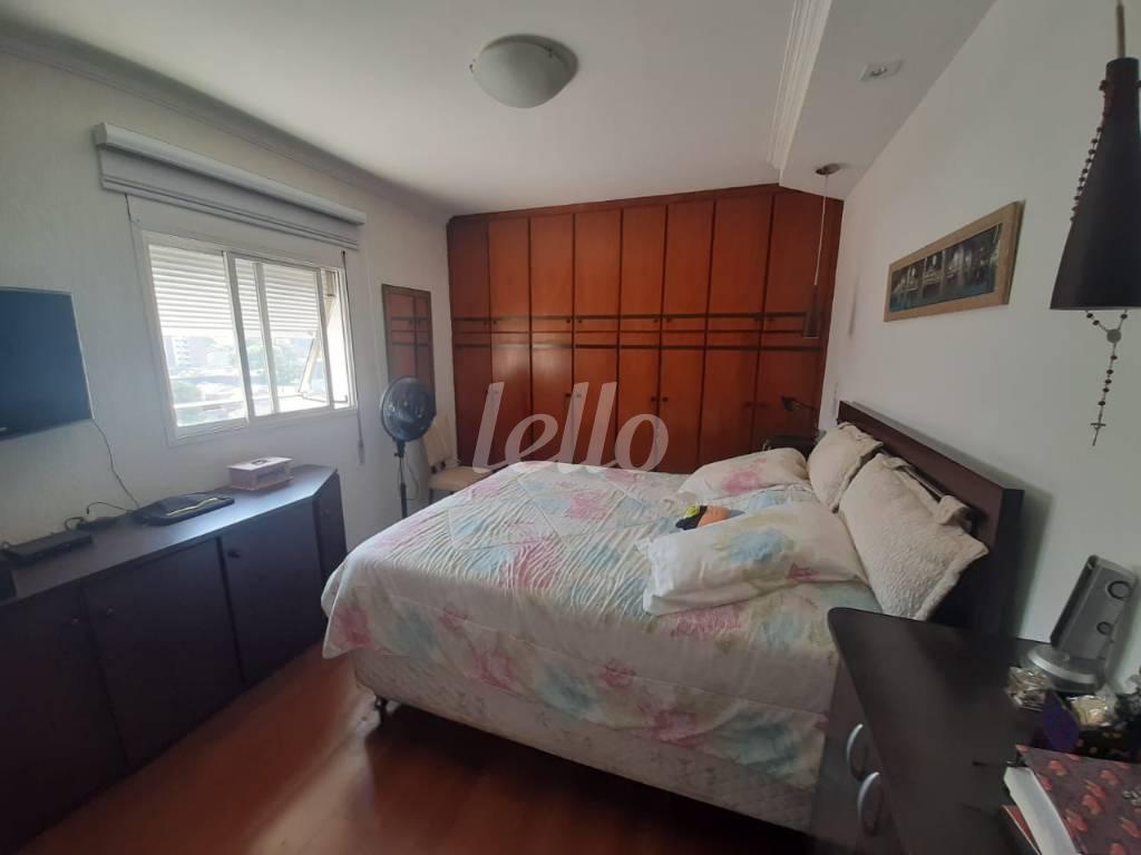 DORMITÓRIO COM SUÍTE de Apartamento à venda, Padrão com 137 m², 3 quartos e 2 vagas em Jardim - Santo André