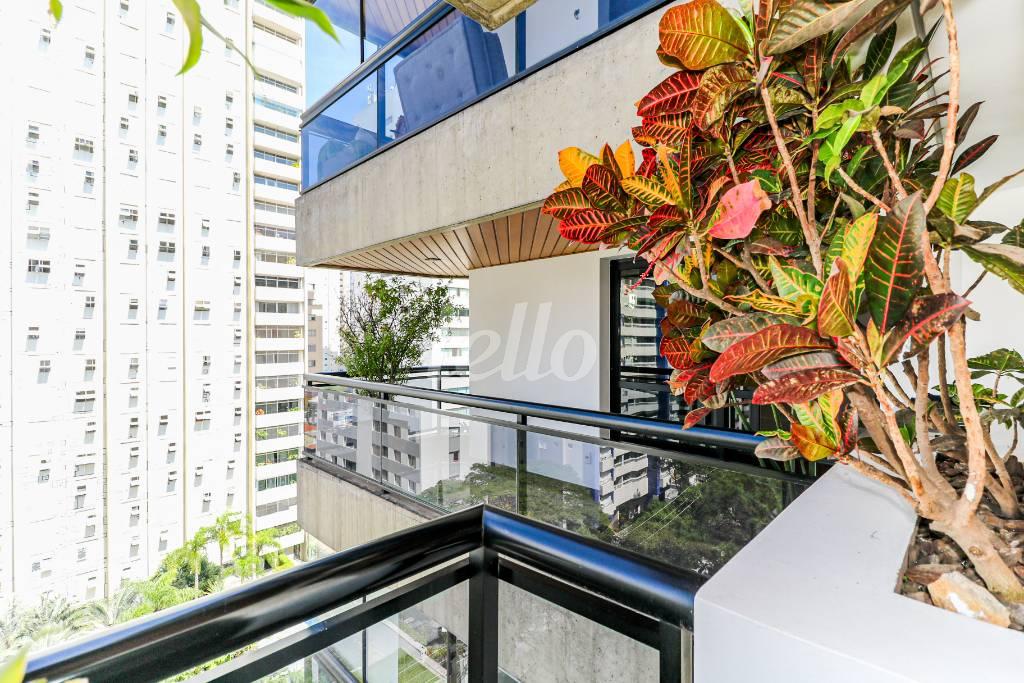 VARANDA SALA DE TV de Apartamento para alugar, Padrão com 230 m², 3 quartos e 3 vagas em Brooklin Paulista - São Paulo