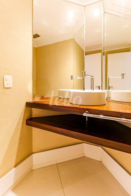 LAVABO de Apartamento para alugar, Padrão com 230 m², 3 quartos e 3 vagas em Brooklin Paulista - São Paulo