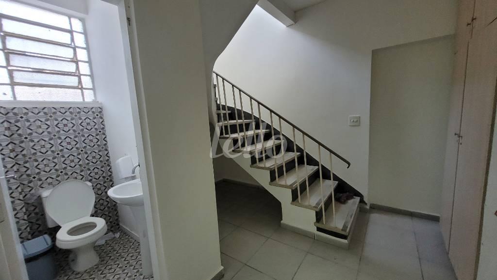 ESCADA DE ACESSO de Casa para alugar, sobrado com 237 m², e 4 vagas em Vila Pompeia - São Paulo