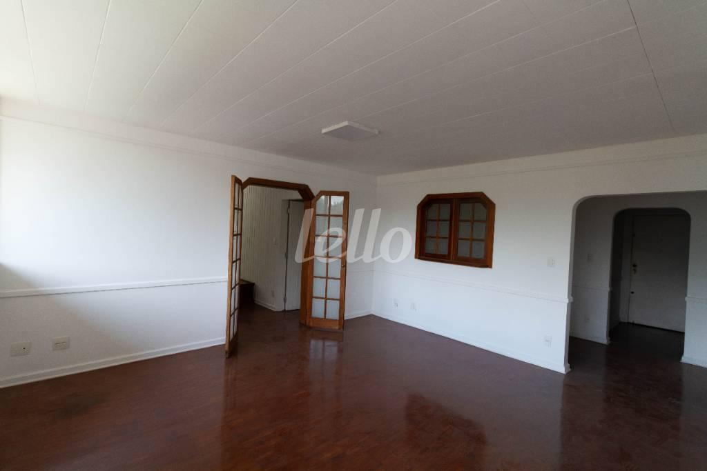 SALA DE ESTAR de Apartamento para alugar, Padrão com 172 m², 2 quartos e 1 vaga em Jardim Paulista - São Paulo