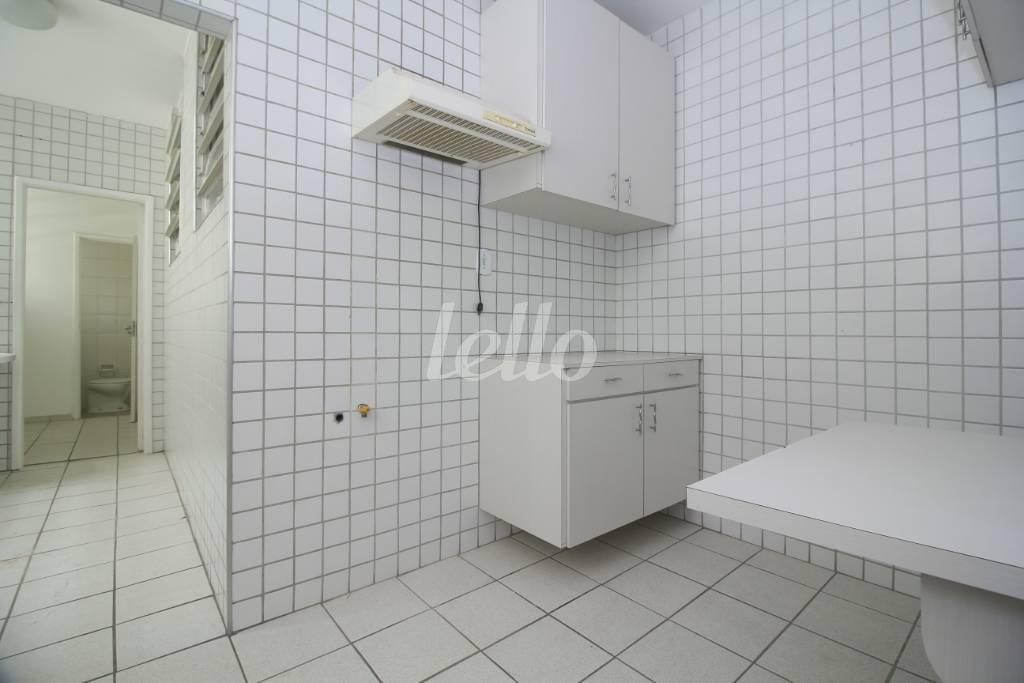 COZINHA de Apartamento para alugar, Padrão com 159 m², 3 quartos e 1 vaga em Cerqueira César - São Paulo
