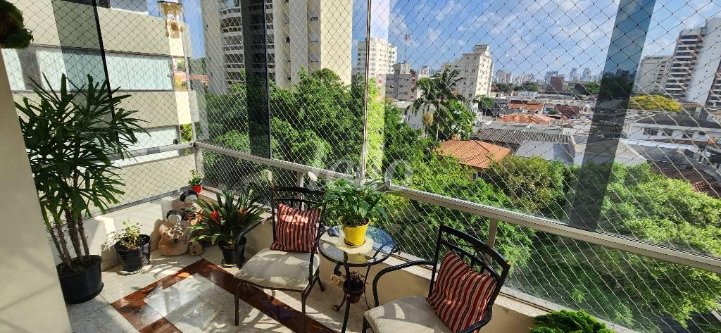 VARANDA de Apartamento à venda, Padrão com 204 m², 4 quartos e 4 vagas em Indianópolis - São Paulo
