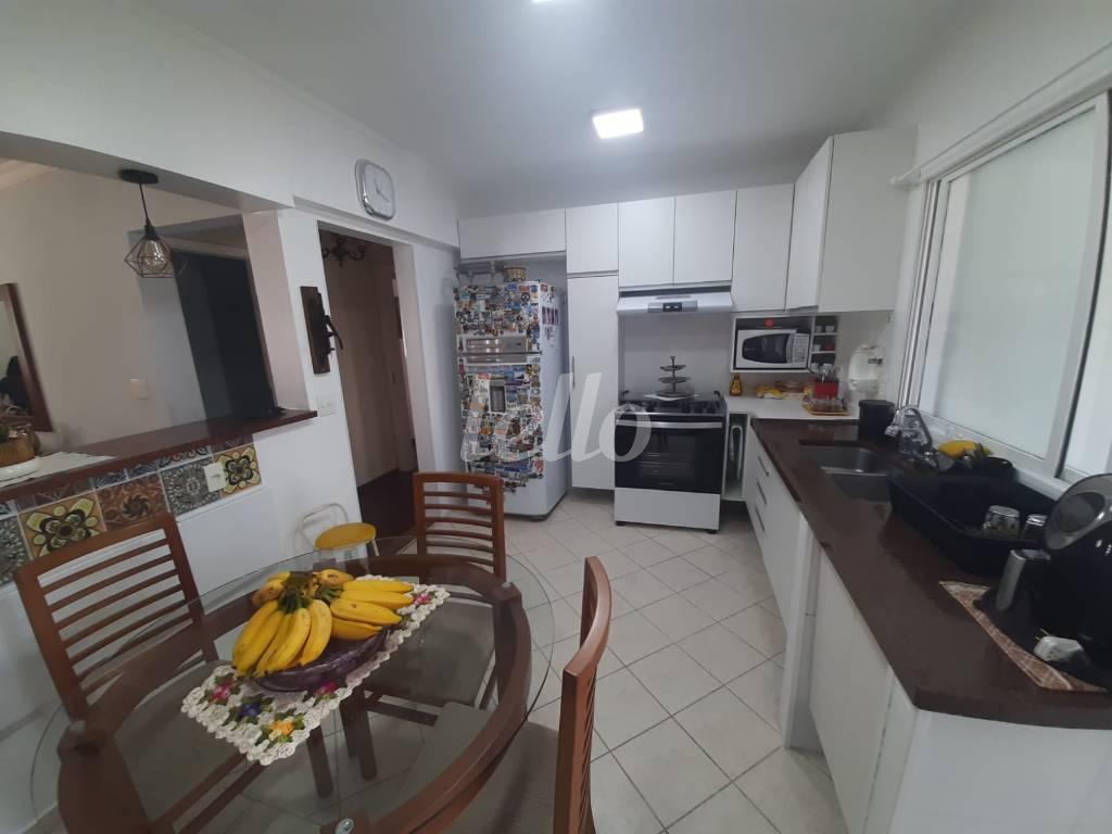 COZINHA COM MÓVEIS PLANEJADOS de Apartamento à venda, Padrão com 137 m², 3 quartos e 2 vagas em Jardim - Santo André