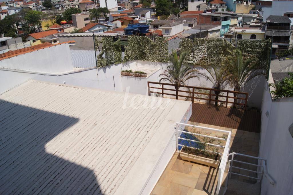 QUINTAL DOS FUNDOS de Casa à venda, sobrado com 350 m², 4 quartos e 4 vagas em Chácara do Encosto - São Paulo