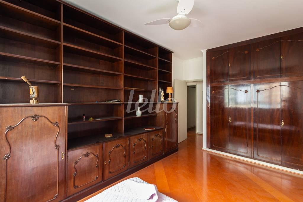 QUARTO 2 de Apartamento à venda, Padrão com 174 m², 3 quartos e 1 vaga em Santa Cecília - São Paulo