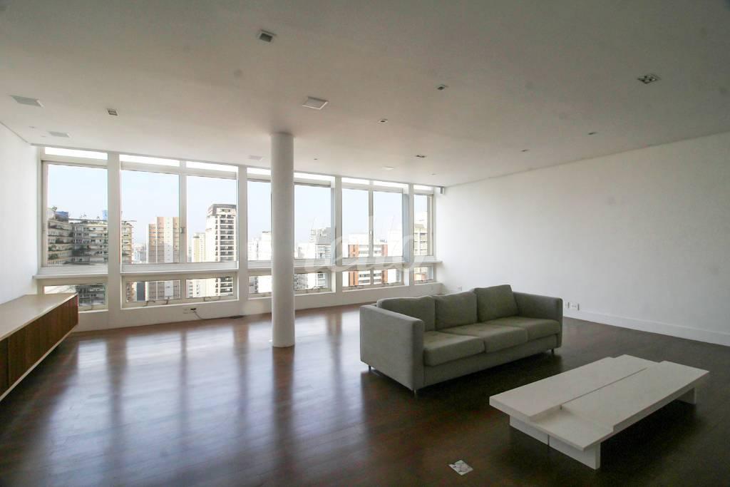 SALA de Apartamento à venda, Padrão com 470 m², 4 quartos e 3 vagas em Higienópolis - São Paulo