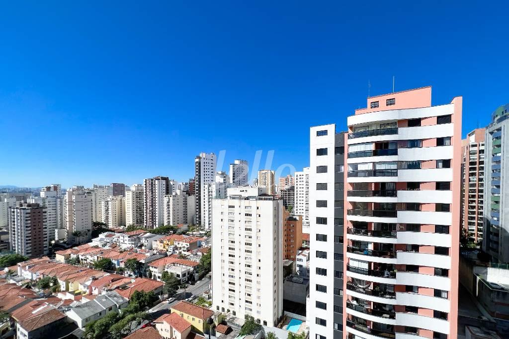 VISTA de Apartamento à venda, Padrão com 86 m², 2 quartos e 3 vagas em Vila Pompeia - São Paulo