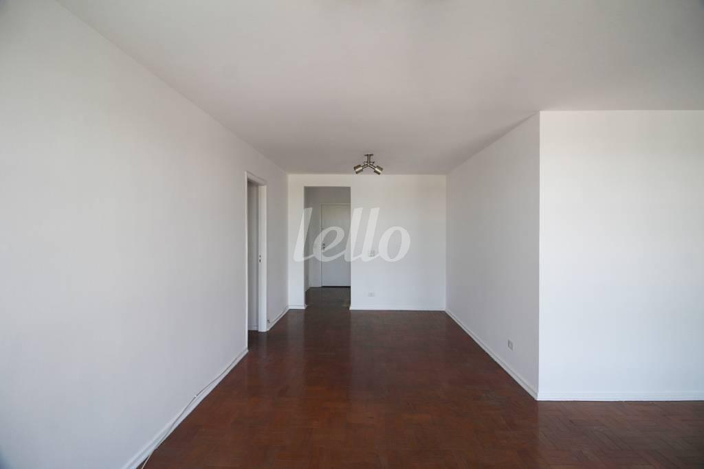 SALA de Apartamento para alugar, Padrão com 123 m², 3 quartos e 1 vaga em Brooklin Paulista - São Paulo