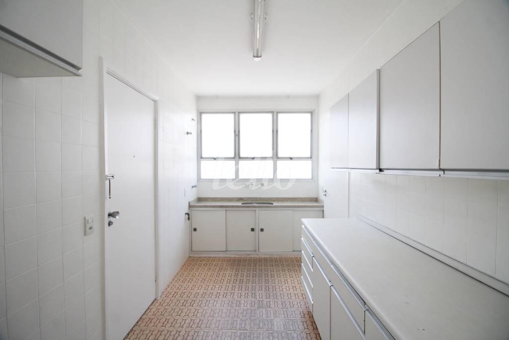 COZINHA de Apartamento para alugar, Padrão com 123 m², 3 quartos e 1 vaga em Brooklin Paulista - São Paulo