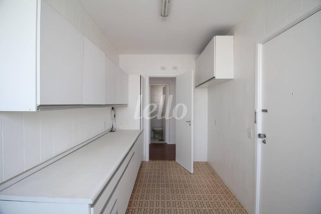COZINHA de Apartamento para alugar, Padrão com 123 m², 3 quartos e 1 vaga em Brooklin Paulista - São Paulo