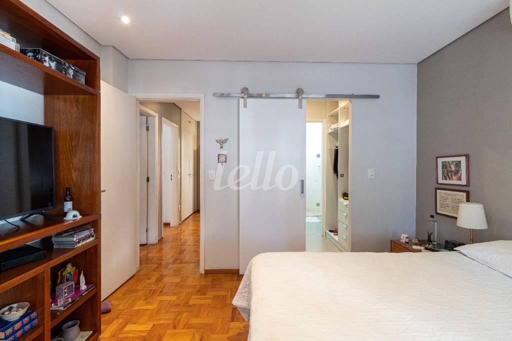 SUÍTE de Apartamento à venda, Padrão com 138 m², 3 quartos e 1 vaga em Jardim Paulista - São Paulo