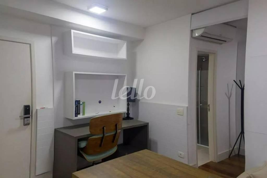 SALA de Apartamento para alugar, Padrão com 54 m², 1 quarto e 1 vaga em Itaim Bibi - São Paulo