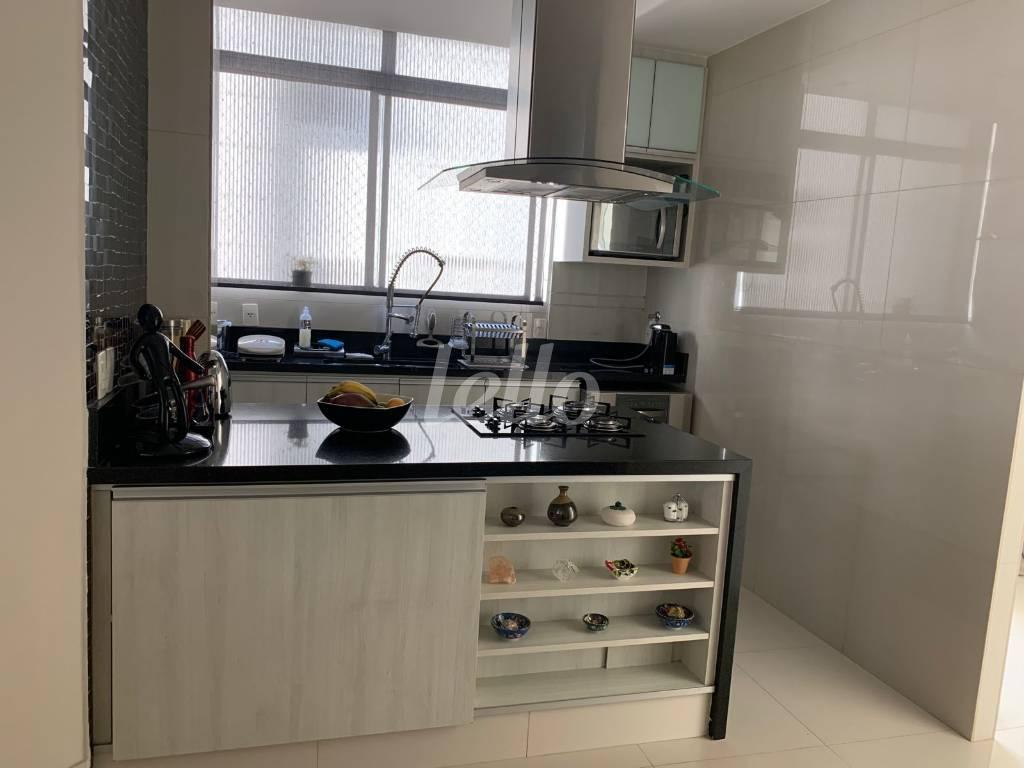 COZINHA de Apartamento para alugar, Padrão com 160 m², 2 quartos e 2 vagas em Jardim Paulista - São Paulo