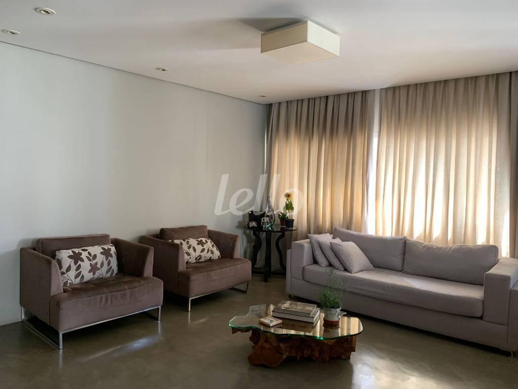 SALA de Apartamento para alugar, Padrão com 160 m², 2 quartos e 2 vagas em Jardim Paulista - São Paulo