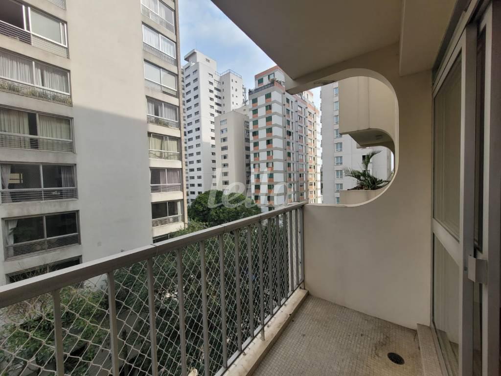 VARANDA de Apartamento para alugar, Padrão com 97 m², 2 quartos e 1 vaga em Jardim Paulista - São Paulo