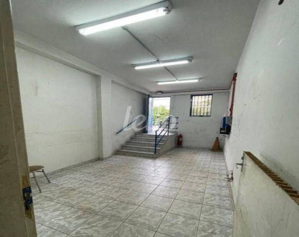 SALA de Galpão/Armazém para alugar, Padrão com 4698 m², e 21 vagas em Vila Leopoldina - São Paulo