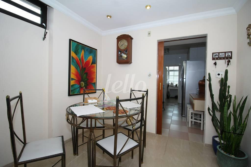 SALA de Apartamento para alugar, Padrão com 200 m², 3 quartos e 2 vagas em Cerqueira César - São Paulo