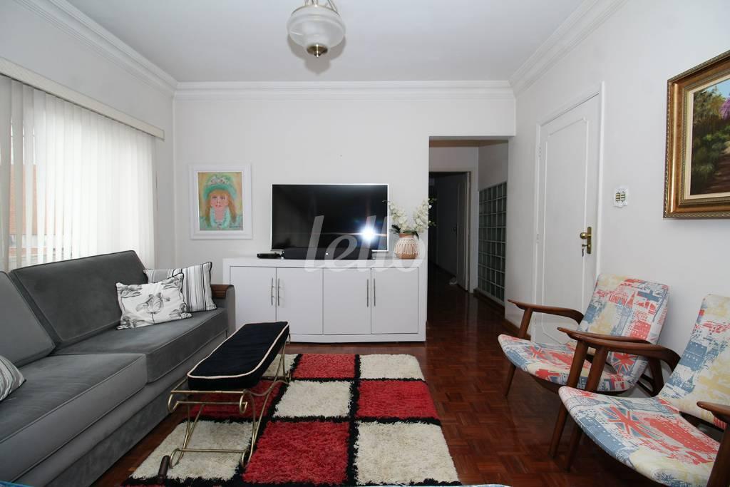 SALA DE TV de Apartamento para alugar, Padrão com 200 m², 3 quartos e 2 vagas em Cerqueira César - São Paulo