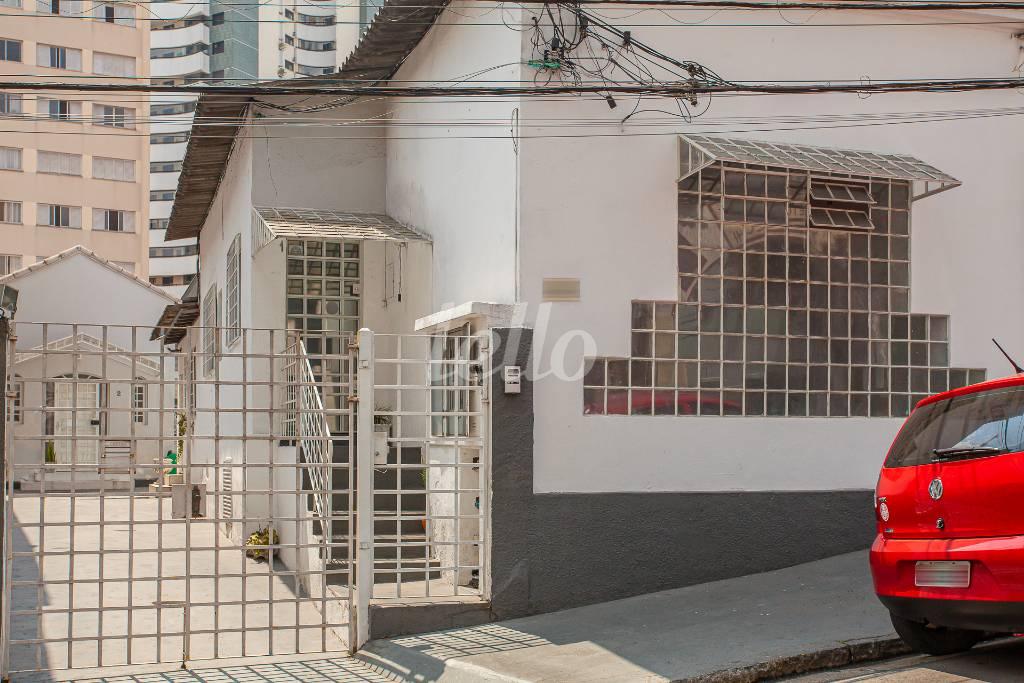 FACHADA de Casa para alugar, térrea com 80 m², e 1 vaga em Centro - Santo André