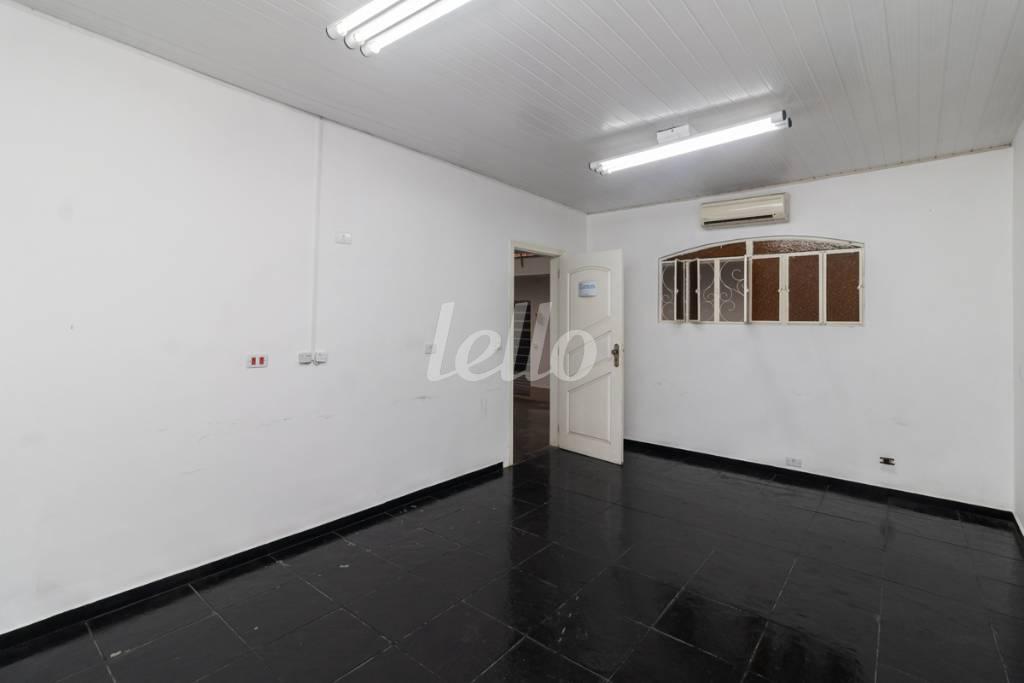 SALA 7 de Loja para alugar, Padrão com 355 m², e em Vila Caminho do Mar - São Bernardo do Campo
