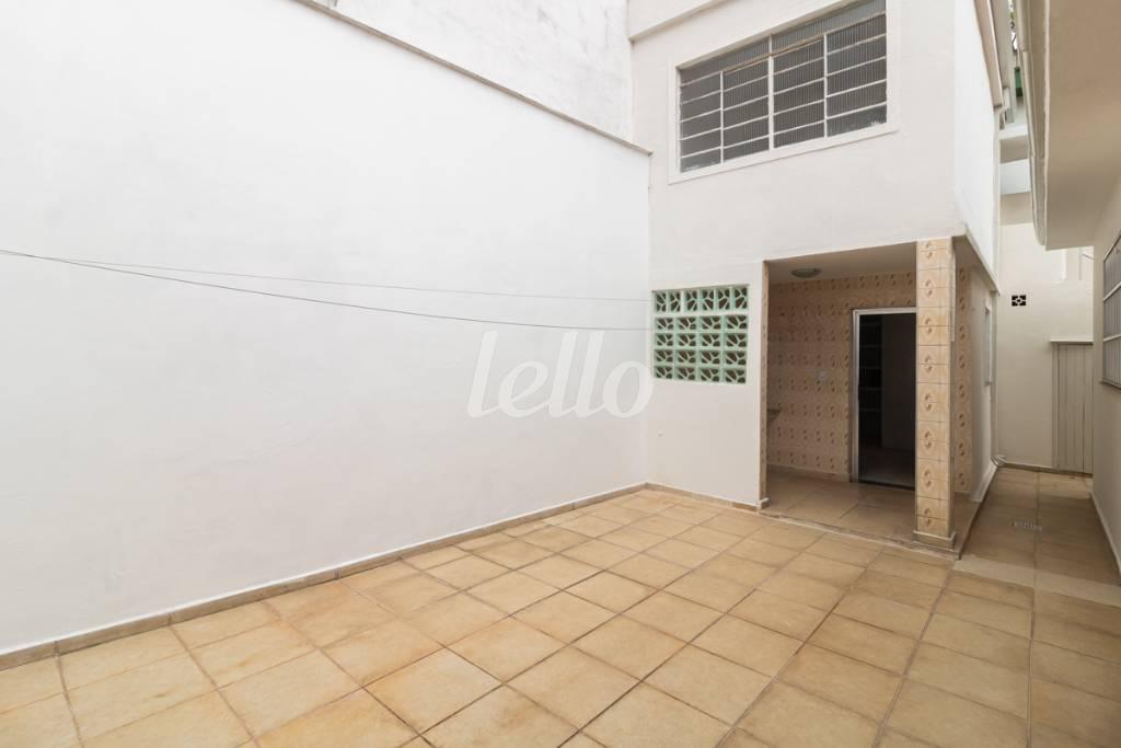 30 QUINTAL de Casa à venda, térrea com 200 m², 3 quartos e 2 vagas em Vila Macedópolis - São Paulo