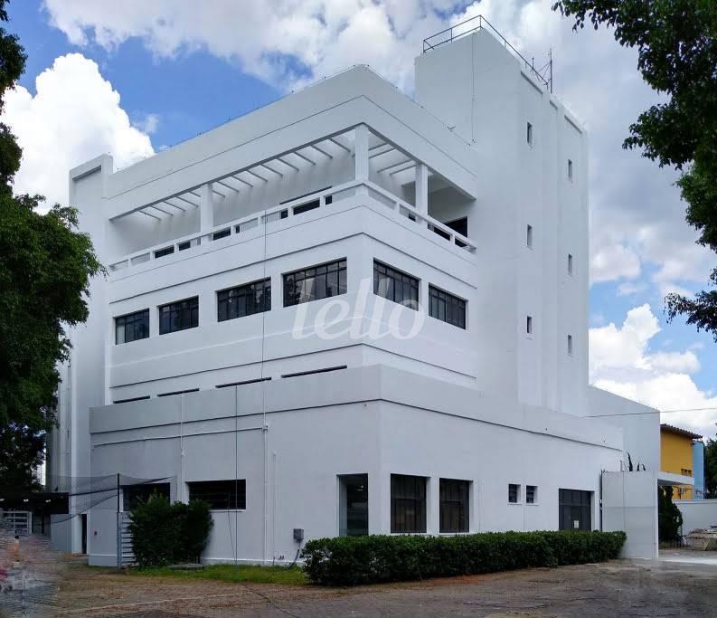 FACHADA de Prédio Comercial para alugar, Monousuário com 4800 m², e 10 vagas em Parque Industrial Tomas Edson - São Paulo