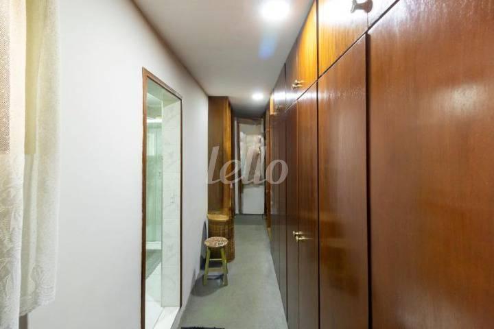 {DESCRIPTION} (42)_CLEANUP de Casa à venda, sobrado com 235 m², 6 quartos e 4 vagas em Mooca - São Paulo