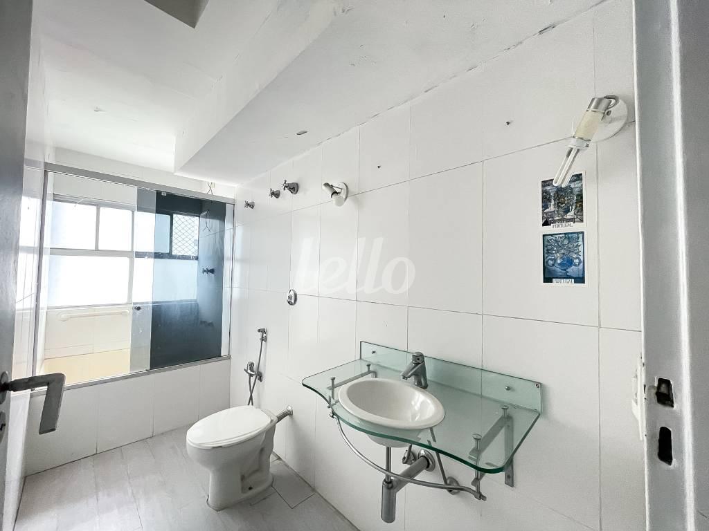 BANHEIRO 1 de Apartamento à venda, cobertura - Padrão com 260 m², 4 quartos e 2 vagas em Jardim Paulista - São Paulo