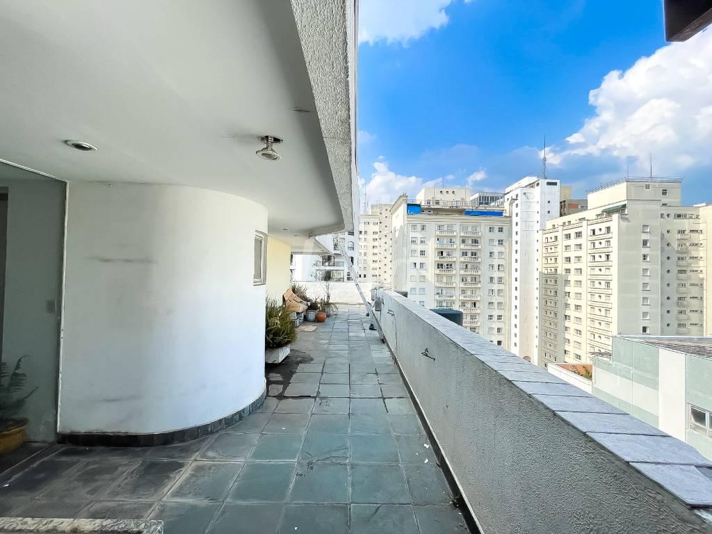 VARANDA de Apartamento à venda, cobertura - Padrão com 260 m², 4 quartos e 2 vagas em Jardim Paulista - São Paulo