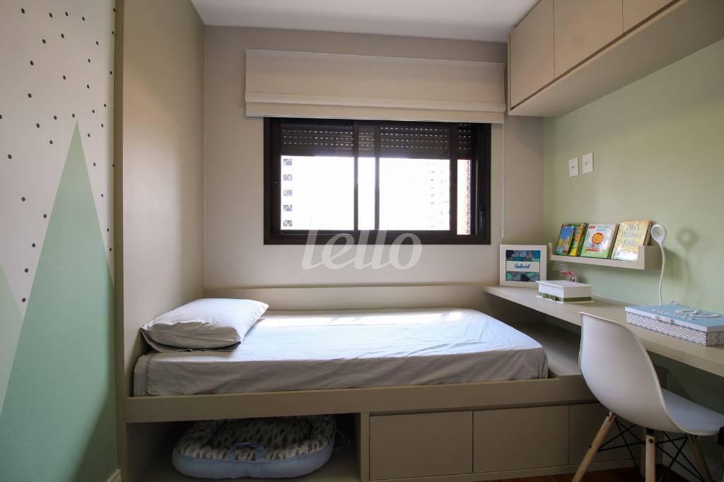 DORMITÓRIO de Apartamento à venda, Padrão com 114 m², 3 quartos e 2 vagas em Vila Hamburguesa - São Paulo