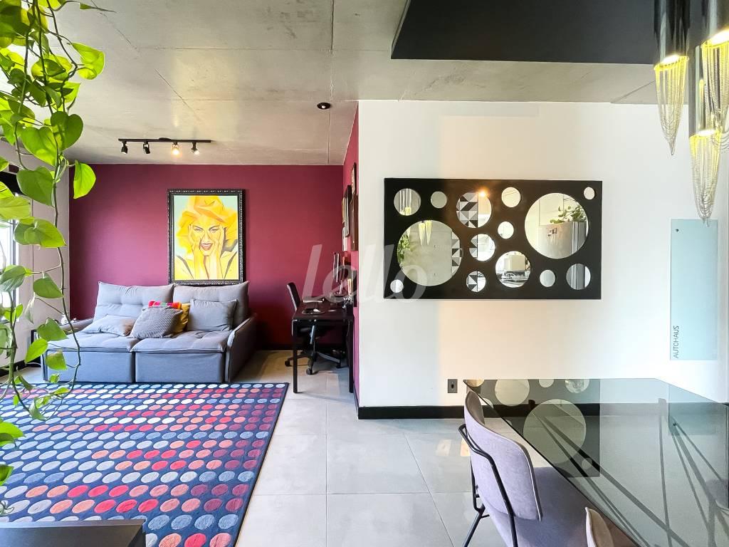 SALA de Apartamento à venda, Padrão com 74 m², 2 quartos e 1 vaga em Bela Vista - São Paulo