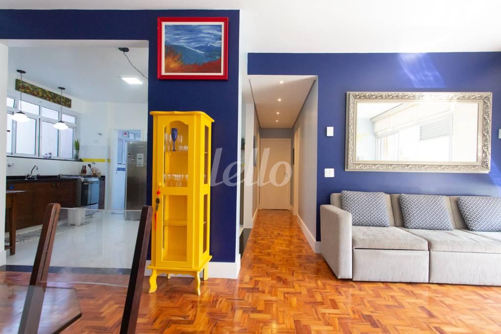 SALA de Apartamento à venda, Padrão com 115 m², 2 quartos e 1 vaga em Pinheiros - São Paulo