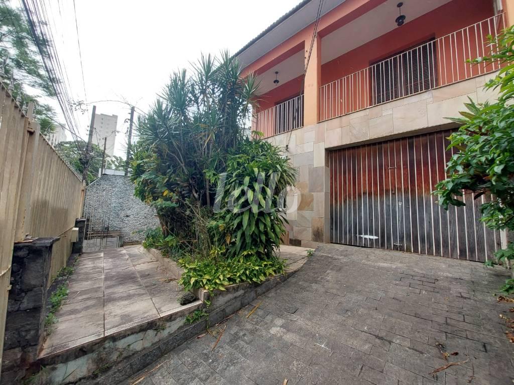 FACHADA de Casa à venda, sobrado com 110 m², 3 quartos e 2 vagas em Vila Irmãos Arnoni - São Paulo