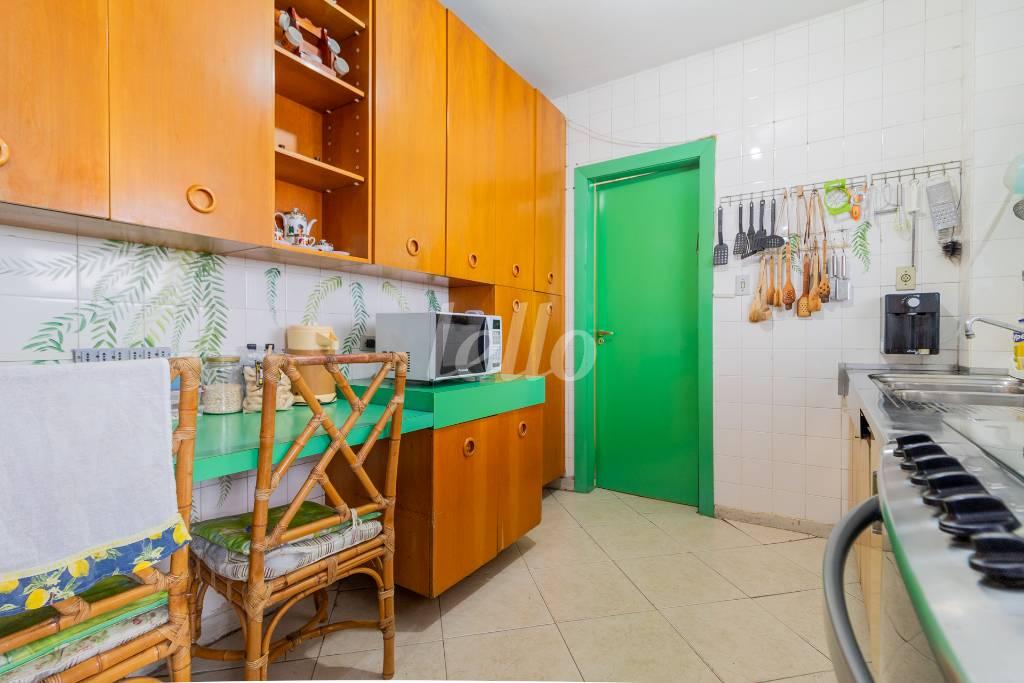 COZINHA de Apartamento à venda, Padrão com 180 m², 3 quartos e 1 vaga em Jardim Paulista - São Paulo
