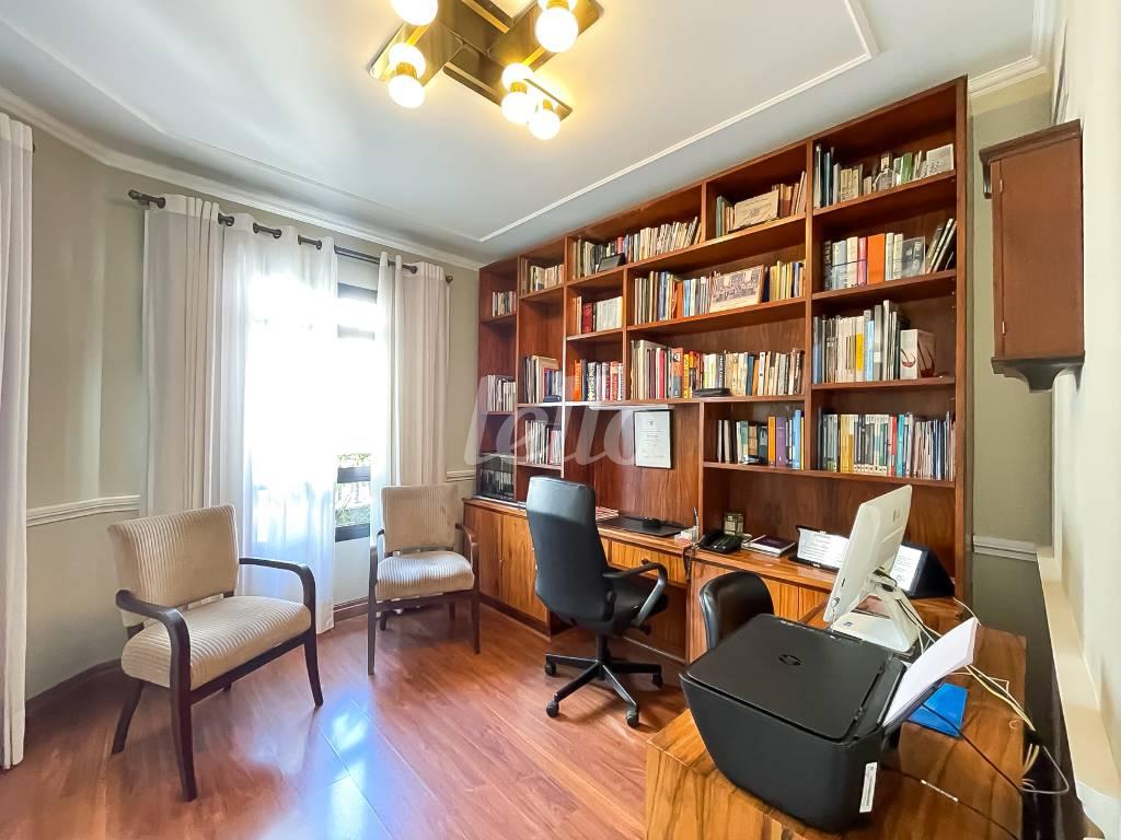 QUARTO de Apartamento à venda, Padrão com 292 m², 4 quartos e 3 vagas em Jardim Paulista - São Paulo