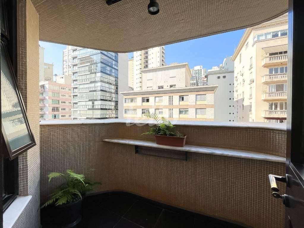 VARANDA SUITE 2 de Apartamento à venda, Padrão com 292 m², 4 quartos e 3 vagas em Jardim Paulista - São Paulo