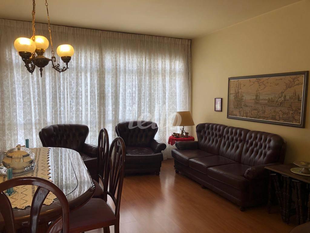 LIVING de Apartamento à venda, Padrão com 94 m², 3 quartos e 1 vaga em Itaim Bibi - São Paulo
