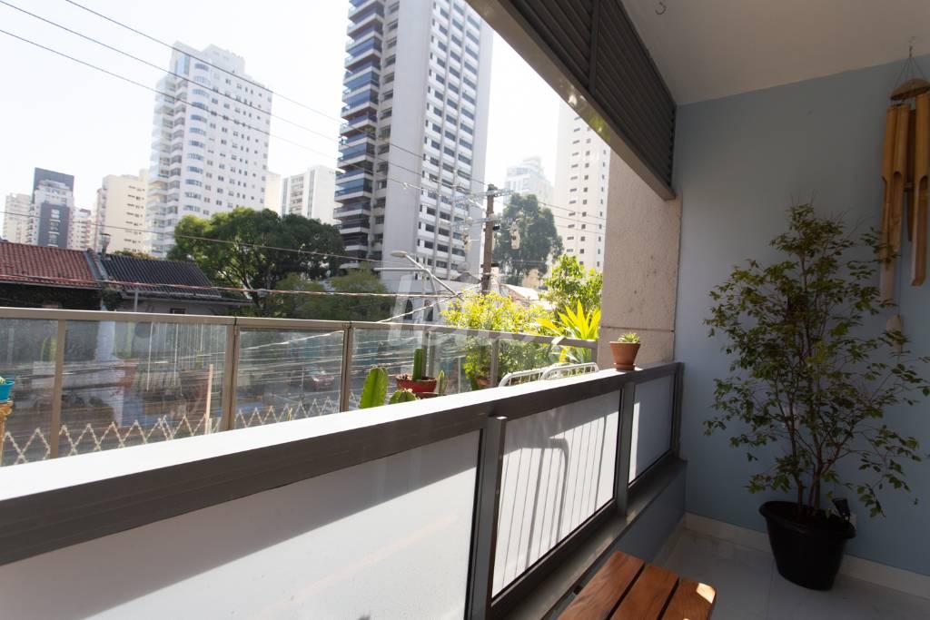 VARANDA de Apartamento à venda, Padrão com 115 m², 2 quartos e 1 vaga em Pinheiros - São Paulo