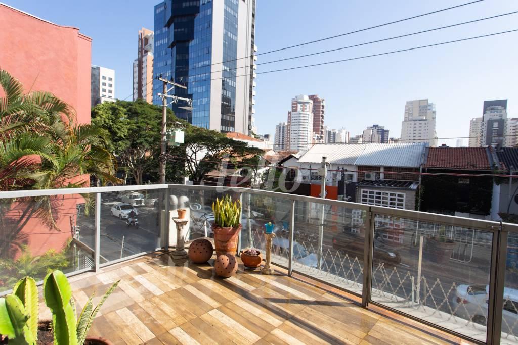 AREA EXTERNA de Apartamento à venda, Padrão com 115 m², 2 quartos e 1 vaga em Pinheiros - São Paulo