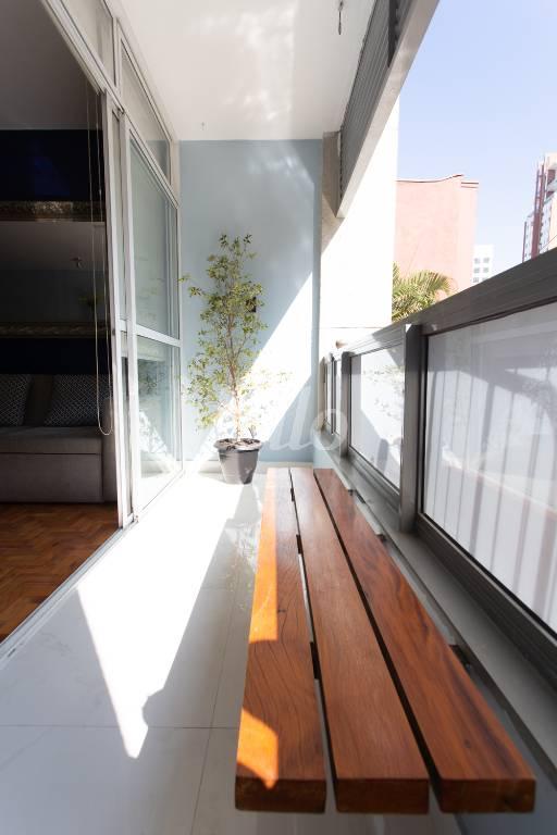 VARANDA de Apartamento à venda, Padrão com 115 m², 2 quartos e 1 vaga em Pinheiros - São Paulo