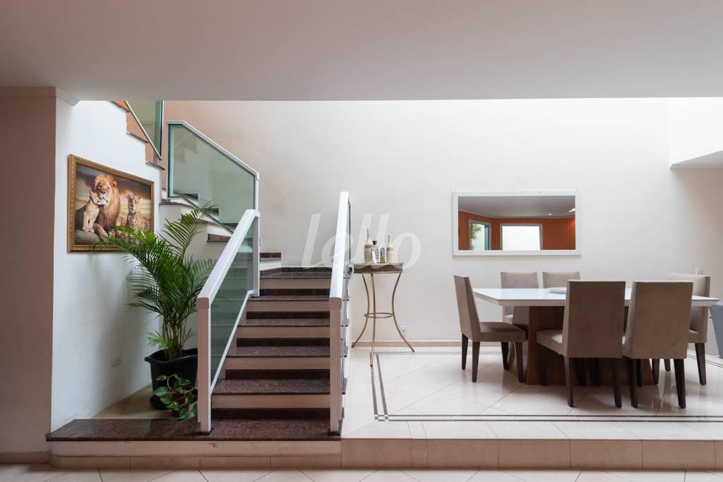 SALA de Casa à venda, sobrado com 239 m², 3 quartos e 5 vagas em Parque Independência - São Paulo