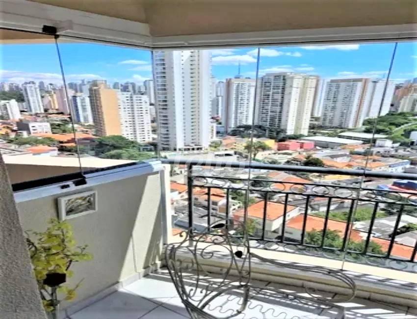 VARANDA de Apartamento à venda, Padrão com 80 m², 2 quartos e 2 vagas em Cambuci - São Paulo
